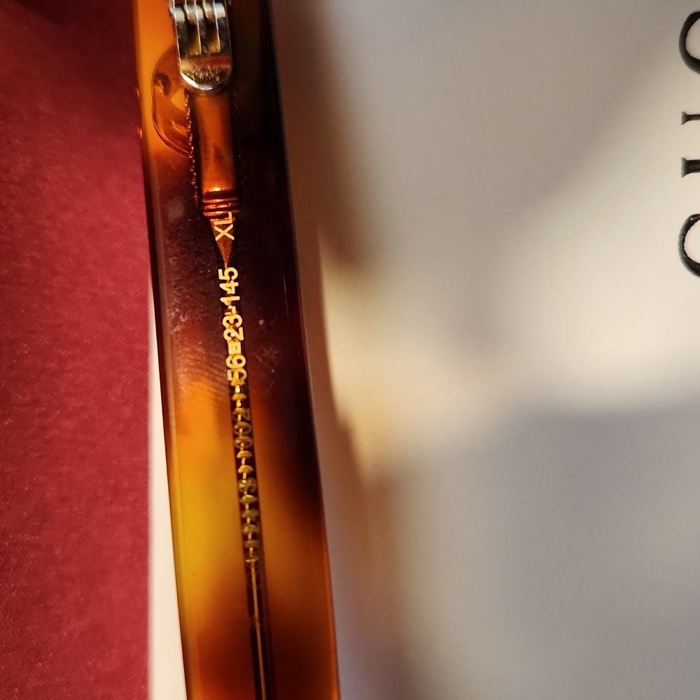 Auth‼️ GUCCI SUNGLASSES EUC - Picture 7 of 8